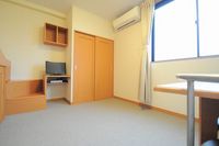 レオパレス若狭 居間