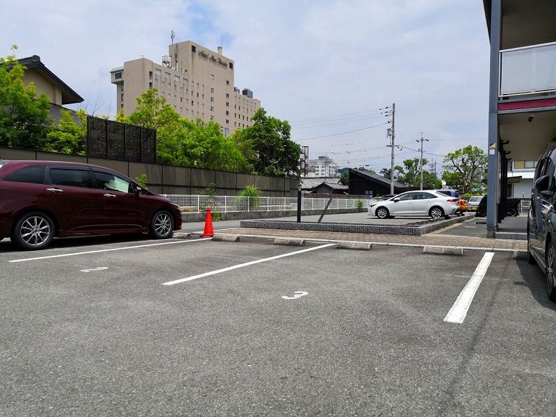 レオパレス湯田温泉 駐車場