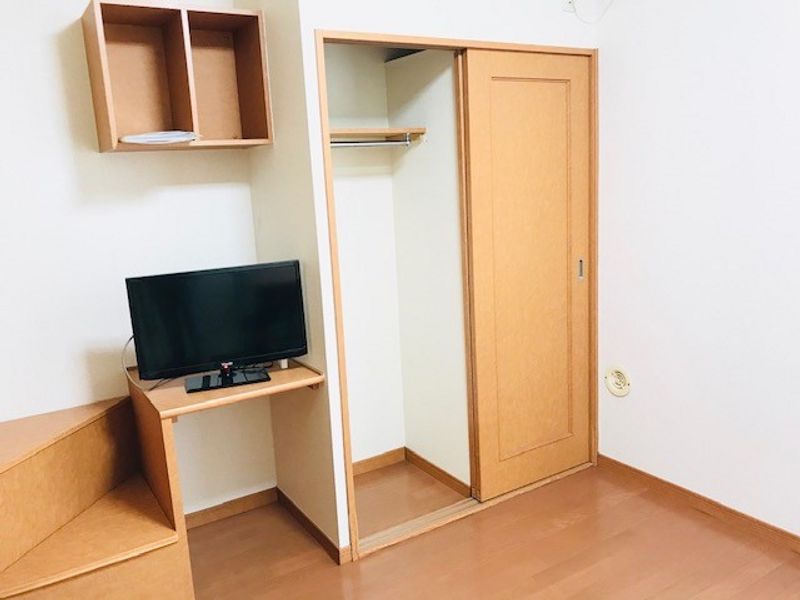 レオパレス桜水 収納