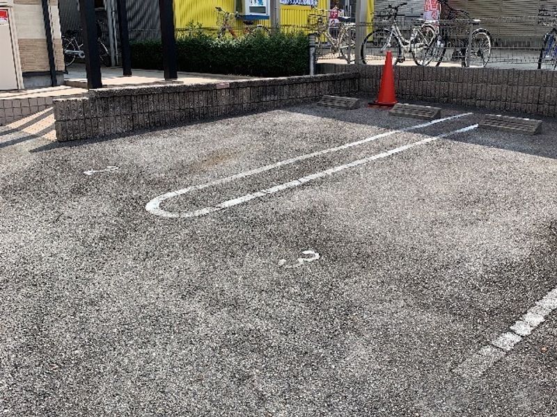 レオパレスねぶら 駐車場