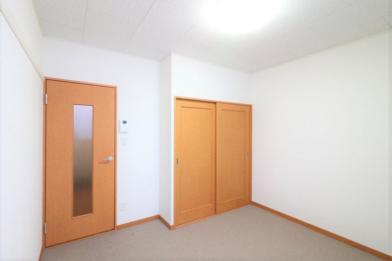 レオパレス七本松 居間