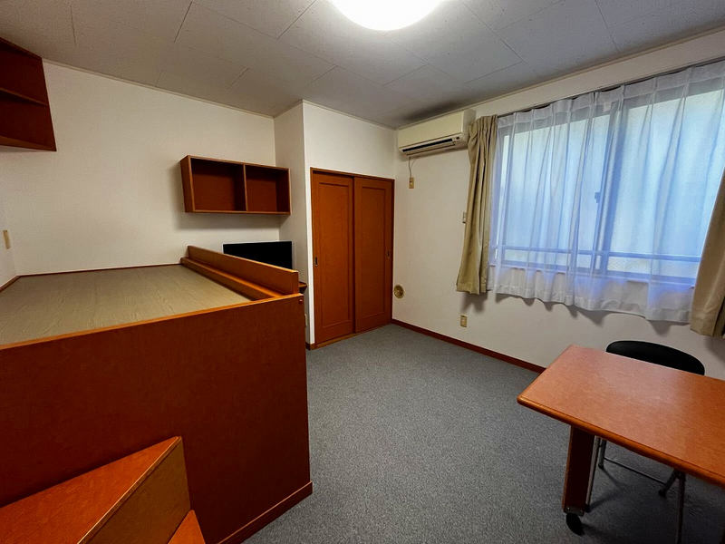 レオパレスグランデ 居間