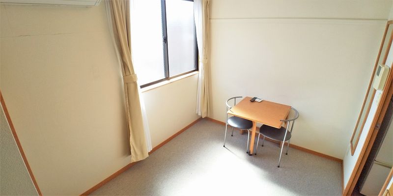 レオパレスグランティス 居間