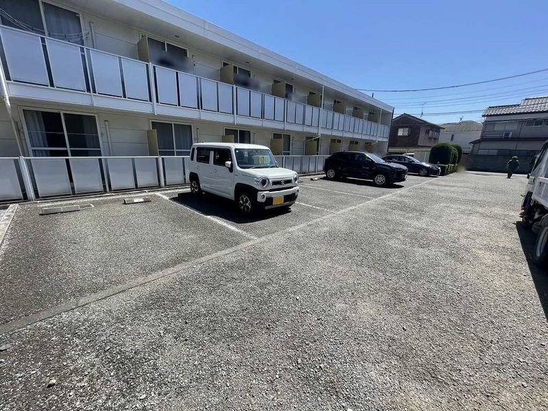 レオパレス中町 駐車場