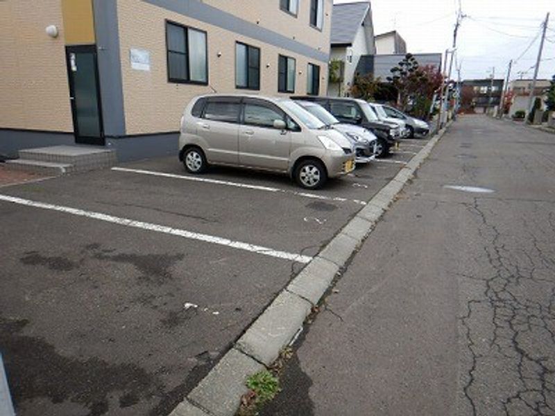 レオパレスサン　インレットⅡ 駐車場