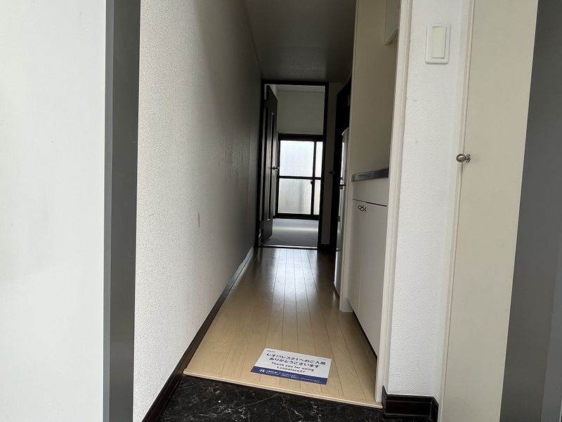 レオパレスホワイトヒルズⅡ 玄関