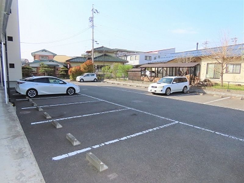 レオパレスクレールⅡ 駐車場
