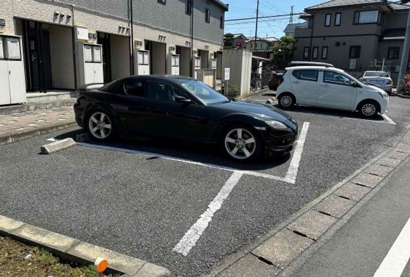 レオパレス西坂戸 駐車場