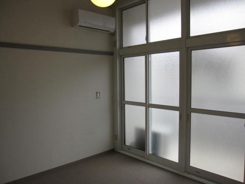 レオパレスＥＶＥＲＧＲＥＥＮ 居間