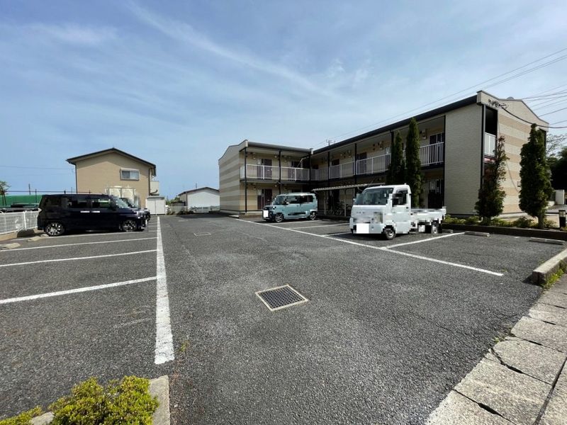 レオパレス本宮ハイム 駐車場