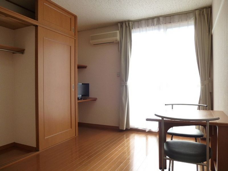 レオパレスコンフォートフカヤ 居間