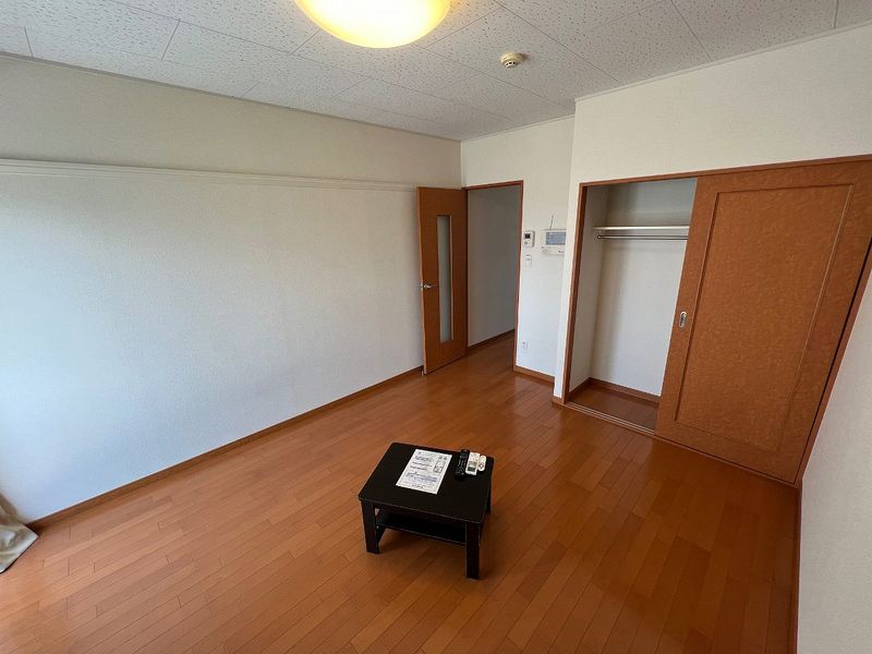 レオパレスコンフォルテ 居間