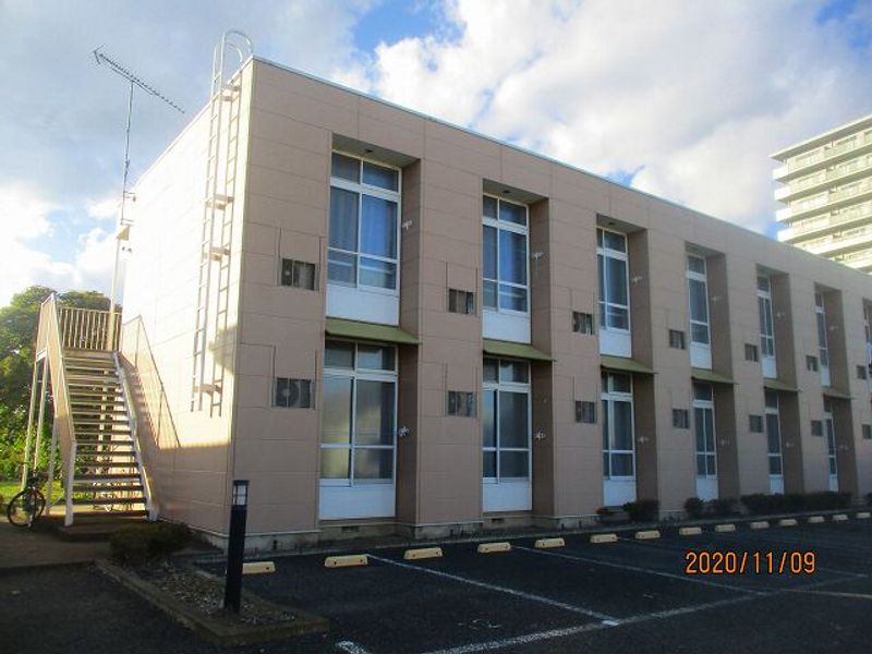 レオパレス諏訪 外観