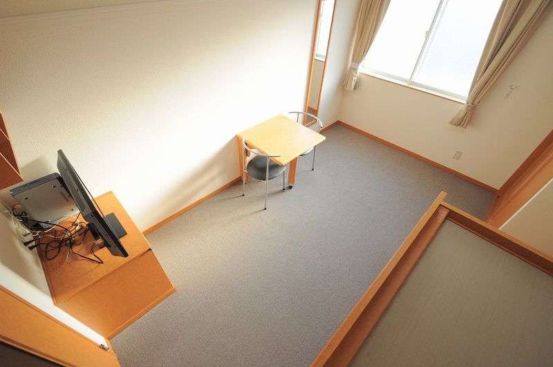 レオパレスサニーコート大町 居間
