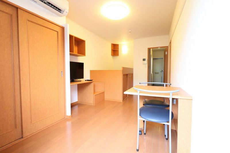 レオパレスリッツ 居間