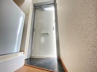 レオパレスパークサイド 玄関