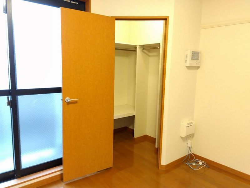 レオパレスあいれすと田村 収納