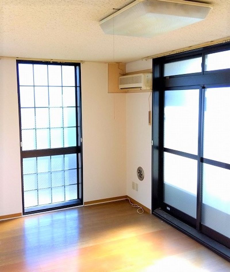 レオパレスシティーＢ 居間