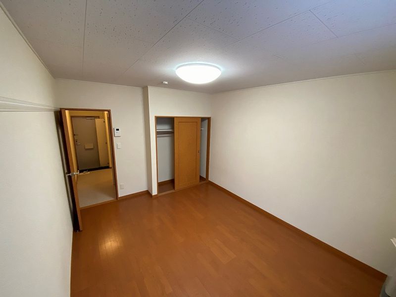 レオパレスプラウ 居間