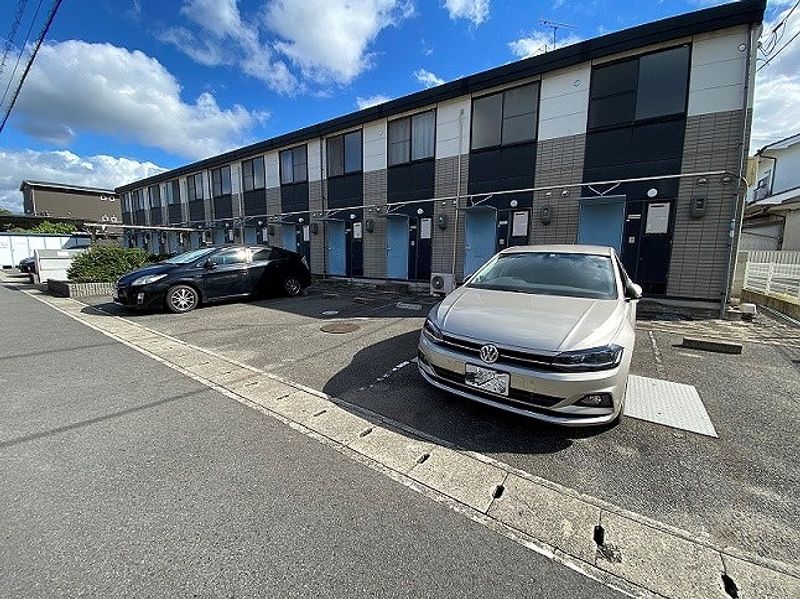 レオパレスＭｉｌｌｅｎｎｉｕｍ　Ｏｎｏｍｉｃｈｉ　Ⅱ 駐車場