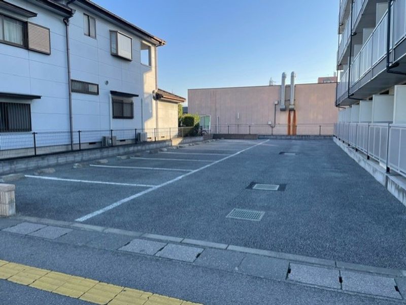 レオパレス甲府塩部 駐車場