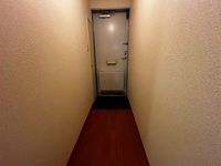 レオパレスウィング 玄関