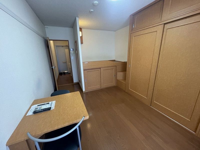 レオパレス中町 居間