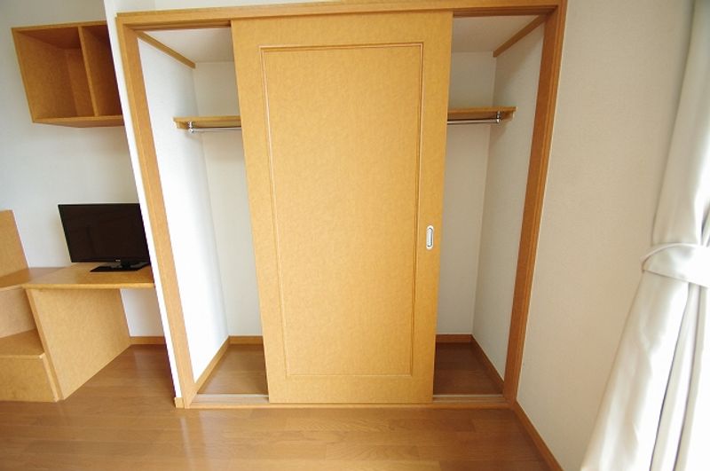 レオパレスオアシス岸和田 収納