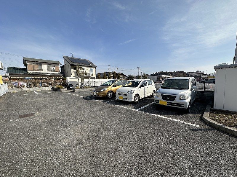 レオパレスコンフォートⅡ 駐車場