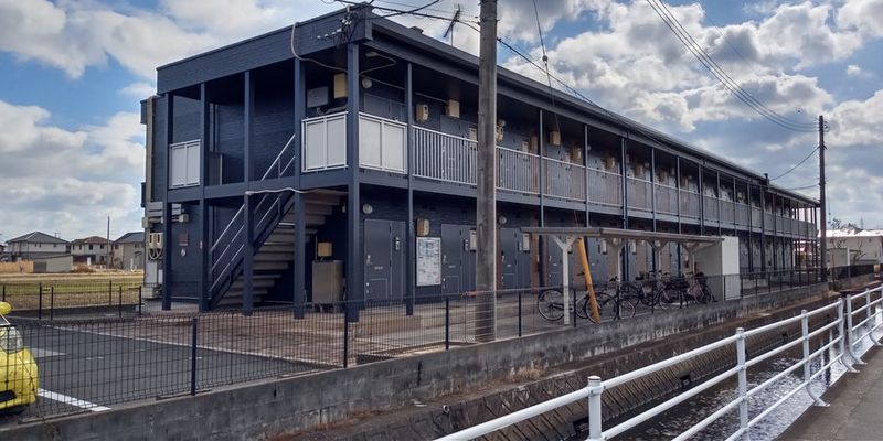 レオパレス漣 駐車場