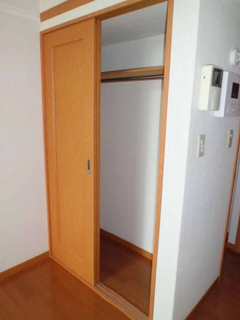 レオパレスＲＥＩ 収納