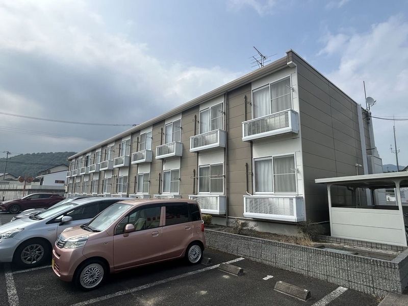 レオパレスピアラⅡ 外観