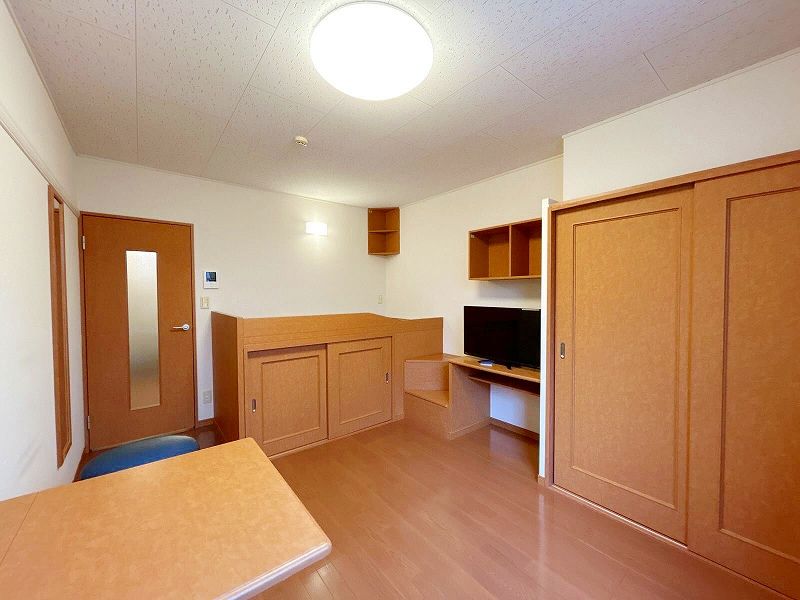 レオパレスプリムヴェール 居間
