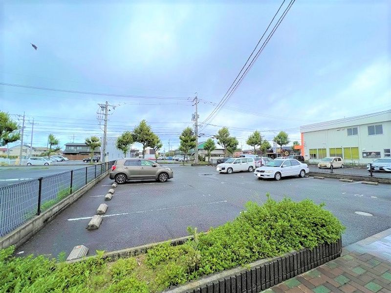 レオパレスビレッジ田園 駐車場