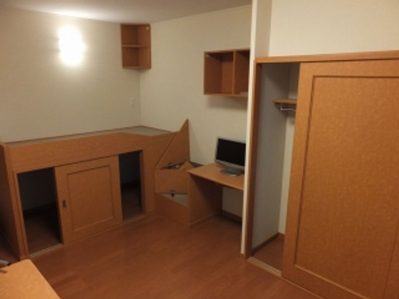 レオパレスメゾンド伏古 居間