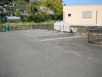 LEONEXT K House III Parking lot