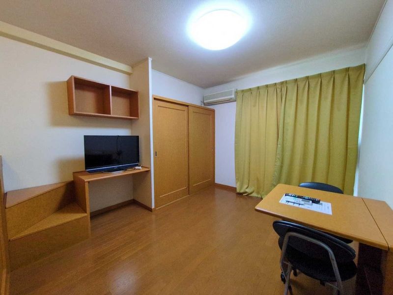 レオパレスさくらＢ 居間