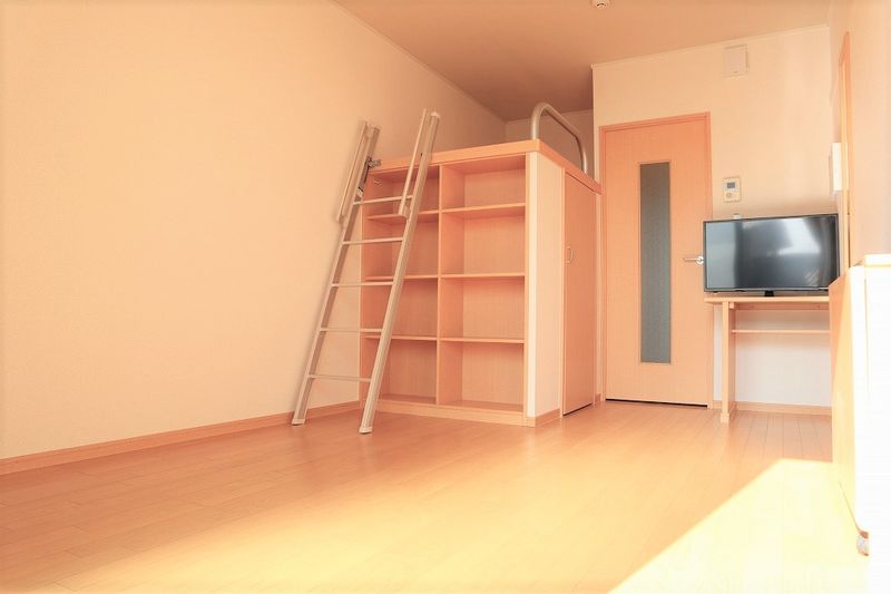 レオパレスフォレストスプリング 居間