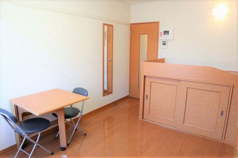 レオパレス柳原　Ⅱ 居間