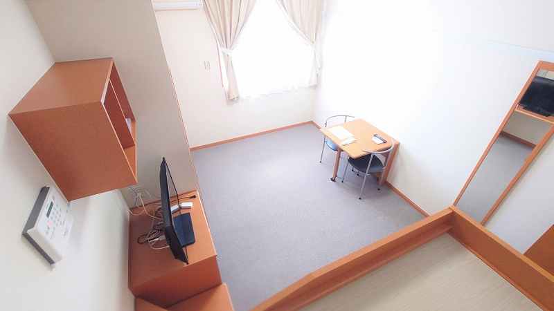 レオパレスやのい 居間