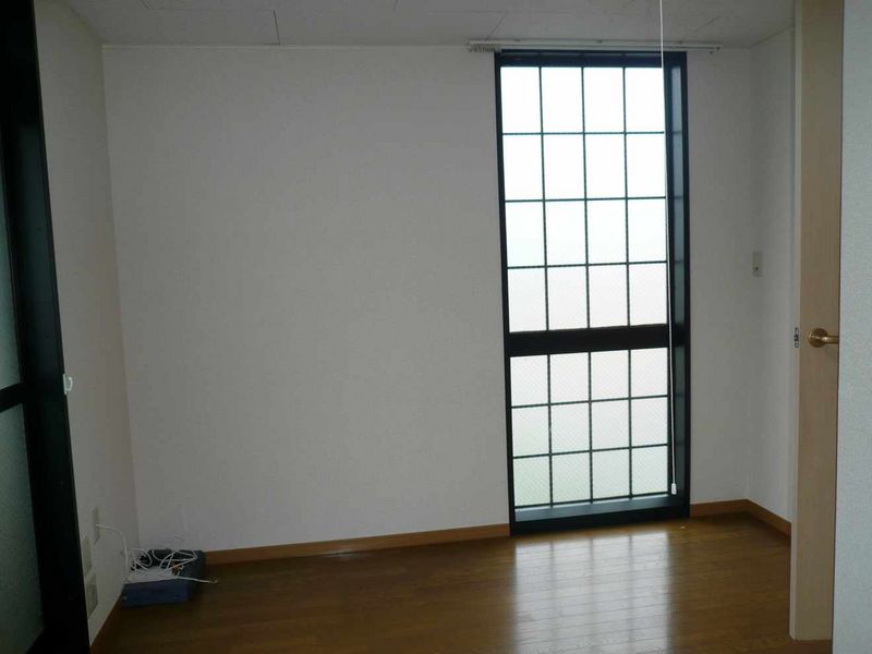 レオパレスカサベルデ 居間