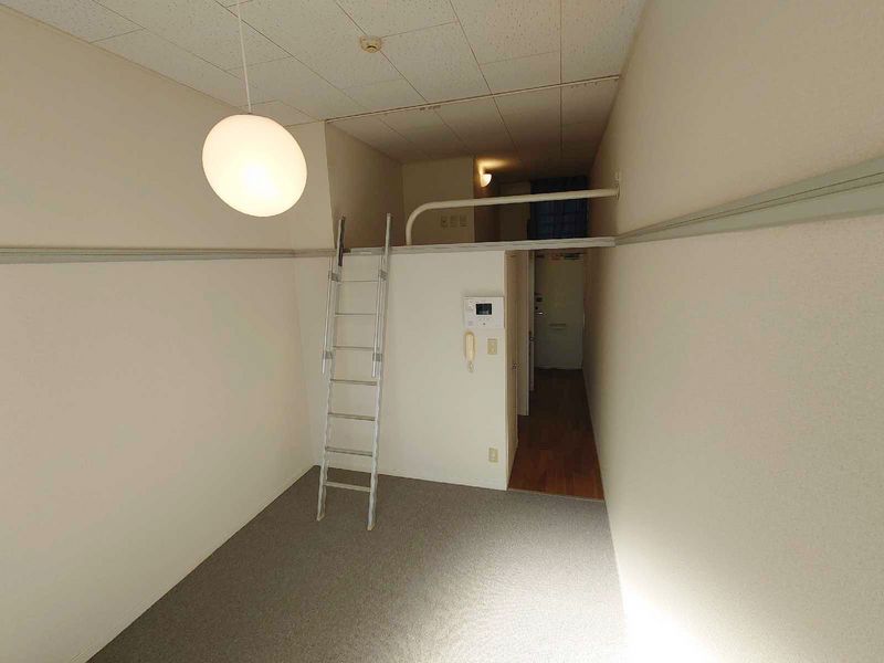 レオパレスＢＬＯＳＳＯＭ 居間