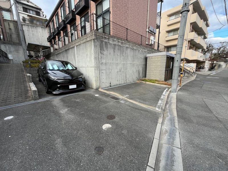 leopalace Fujigaoka Nibankan 주차장