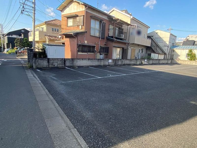 レオパレスプリステラＴＭ 駐車場