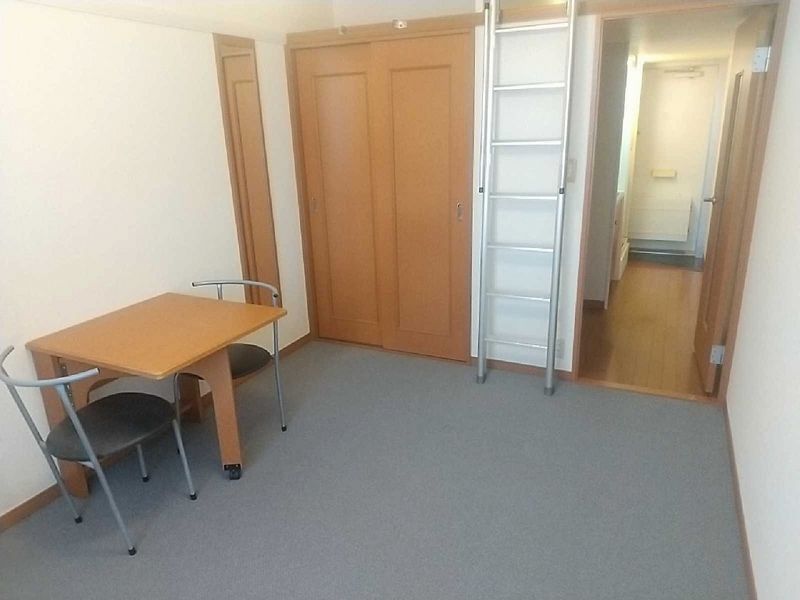 レオパレスゴールデンヴィレッヂ 居間