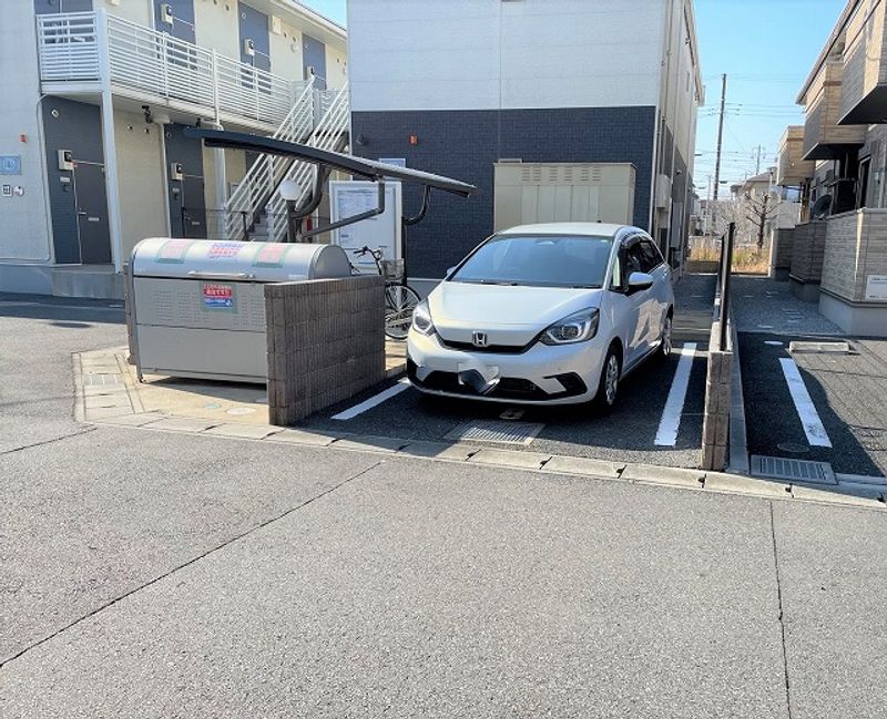 レオネクストクレストタウンＧ 駐車場