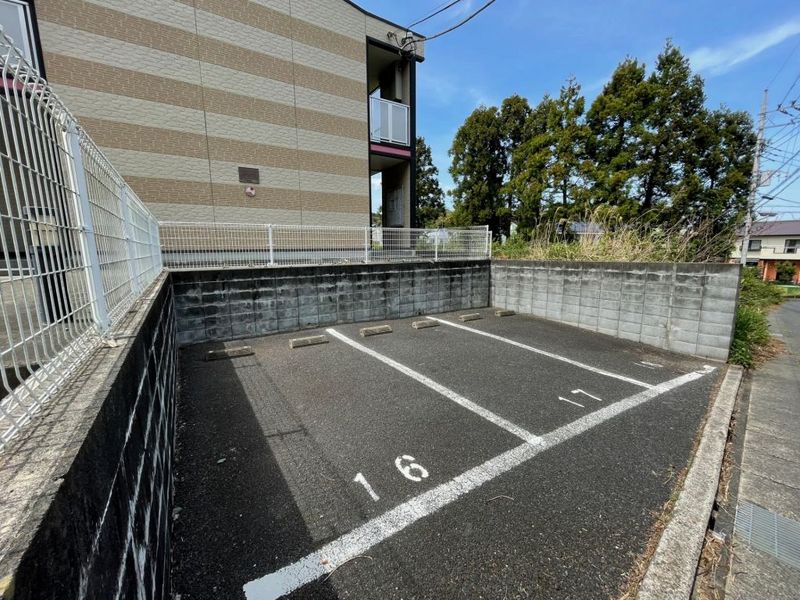 レオパレスエスペランサⅡ 駐車場