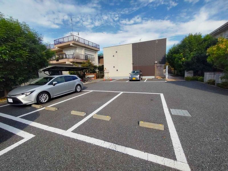 クレイノアーカス 駐車場