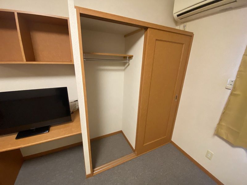 レオパレスプチクローバー 収納