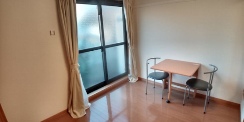 レオパレスアップヒル陣山 居間